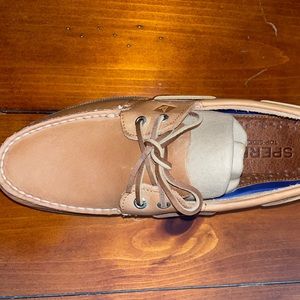MENS SPERRY TOPSIDER IN COLOR SAHARA